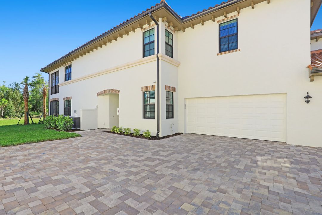 16356 Viansa Way #101, Naples, FL 34110