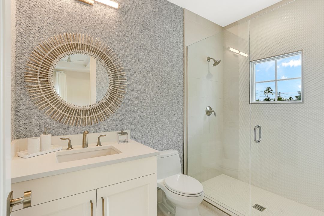 1040 2nd St S, Naples, FL 34102