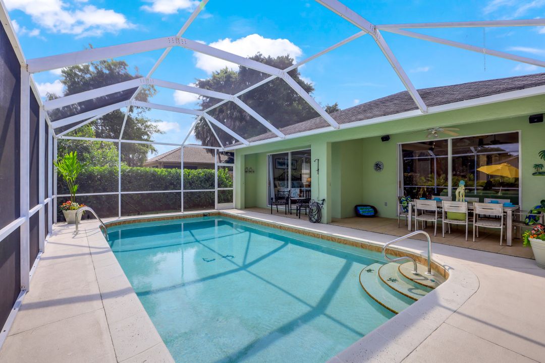 557 96th Ave N, Naples, FL 34108