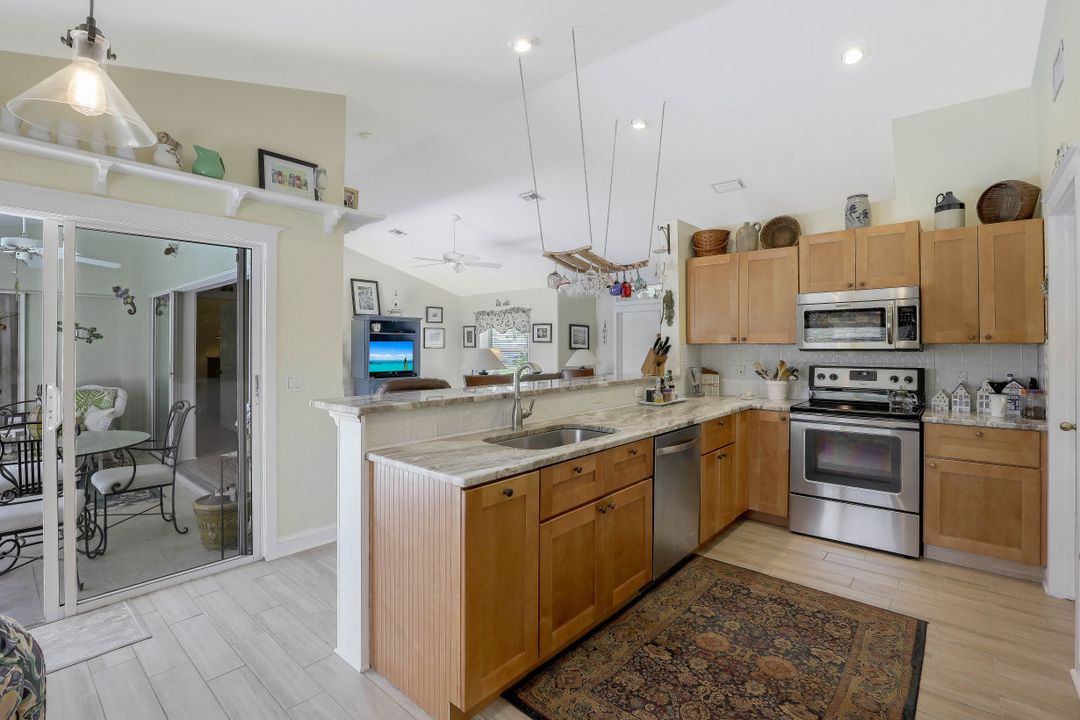 3015 SW 7th Ave, Cape Coral, FL 33914