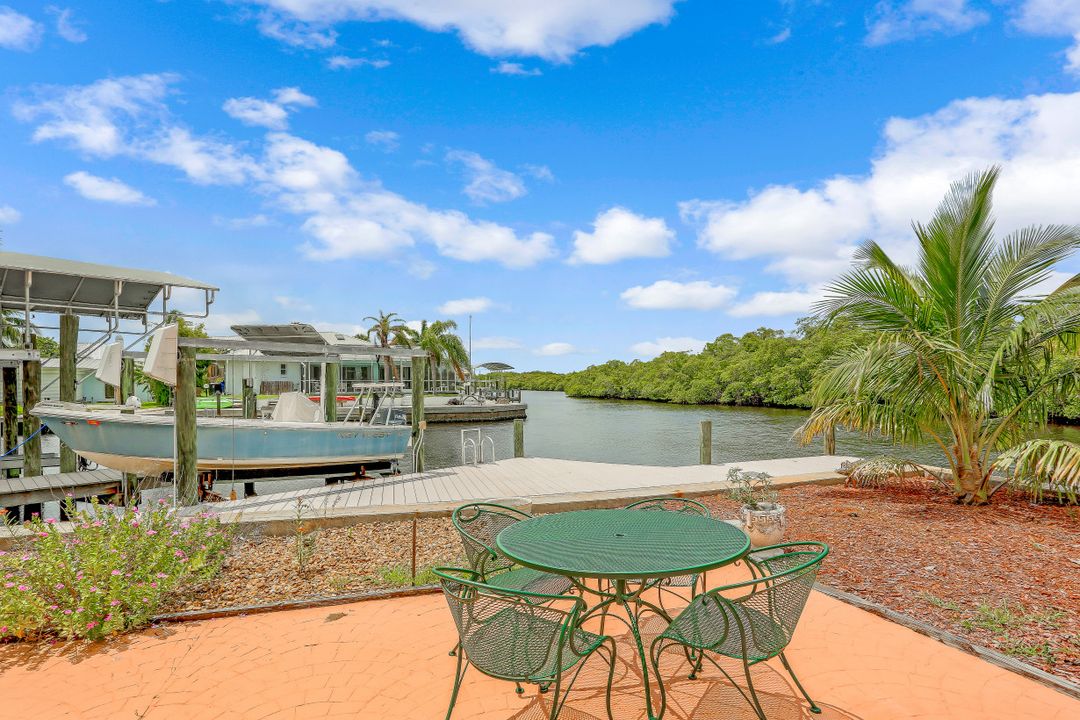 2825 Tern Ct, Saint James City, FL 33956