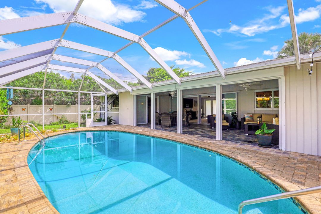 8719 Crest Ln, Fort Myers, FL 33907