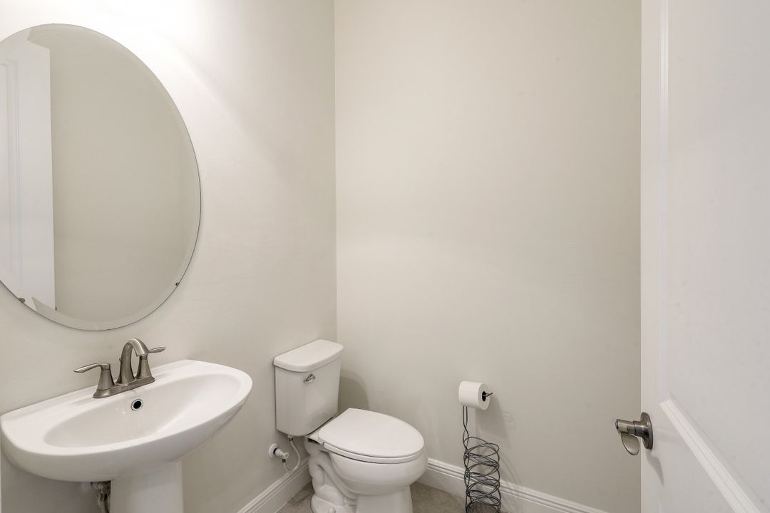 3271 Pilot Cir, Naples, FL 34120