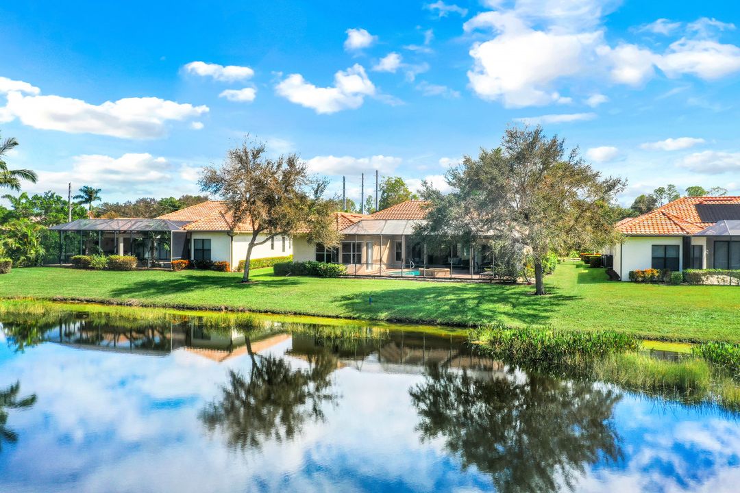 919 Tivoli Ct, Naples, FL 34104