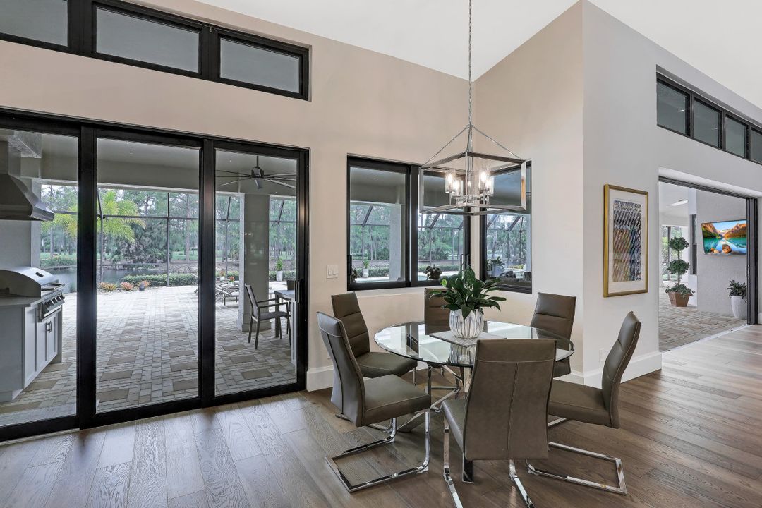 4501 Silver Fox Dr, Naples, FL 34119