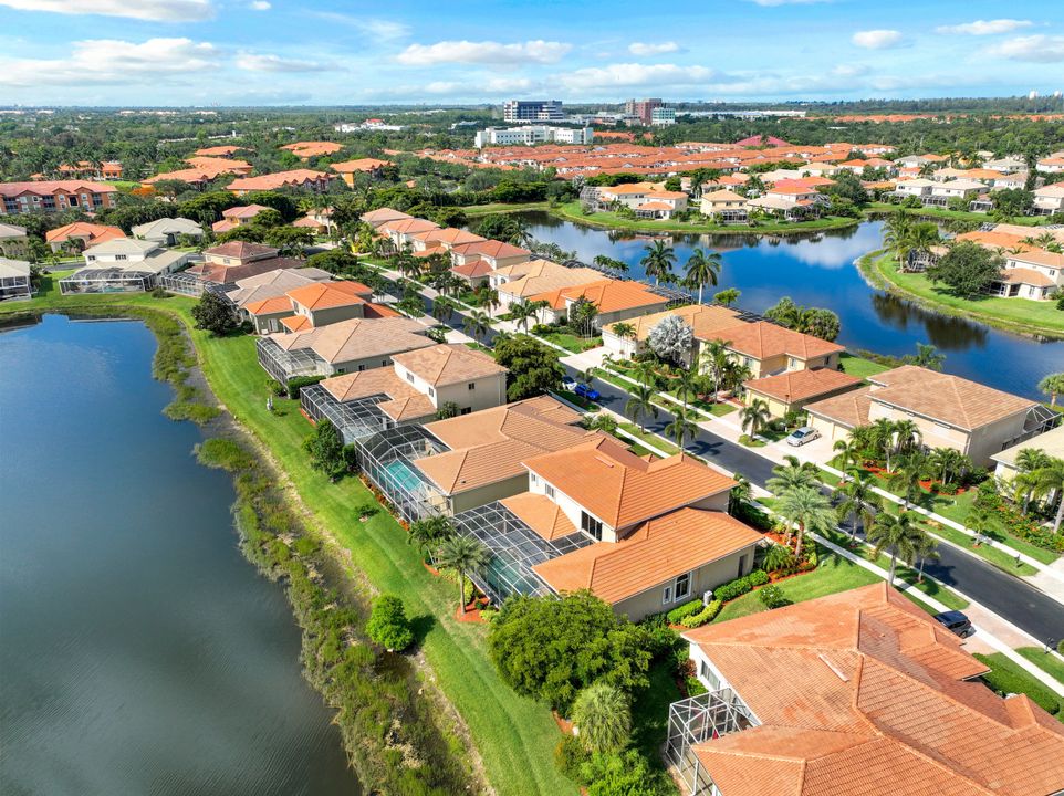 8709 Paseo De Valencia St, Fort Myers, FL 33908