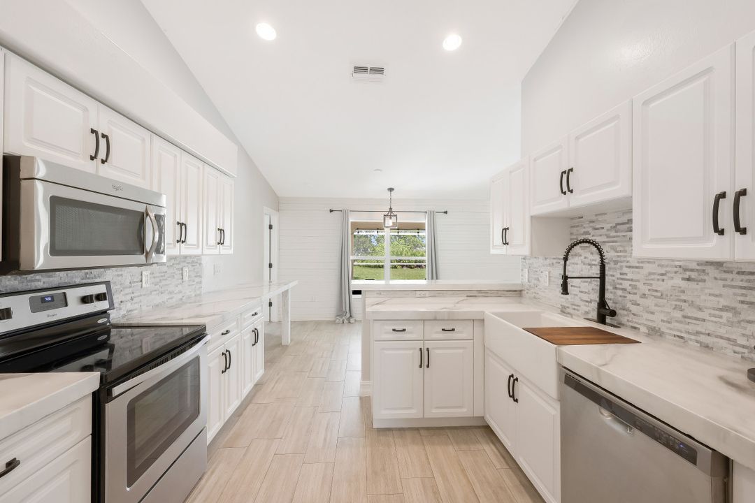 1812 NE 13th Ave, Cape Coral, FL 33909