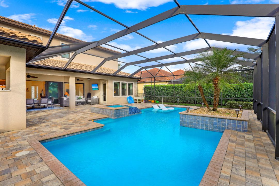 1600 Mockingbird Dr, Naples, FL 34120