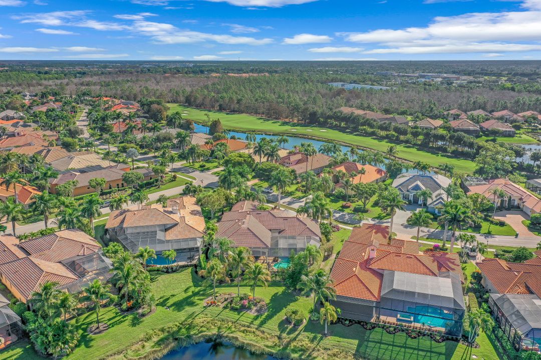 7417 Treeline Dr, Naples, FL 34119