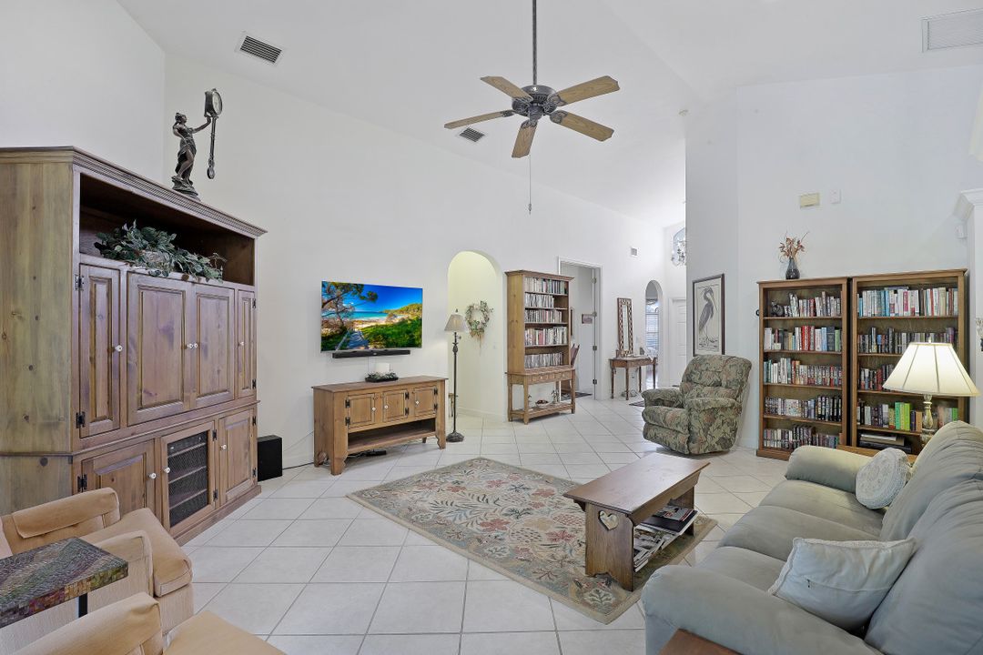 61 1st St, Bonita Springs, FL 34134