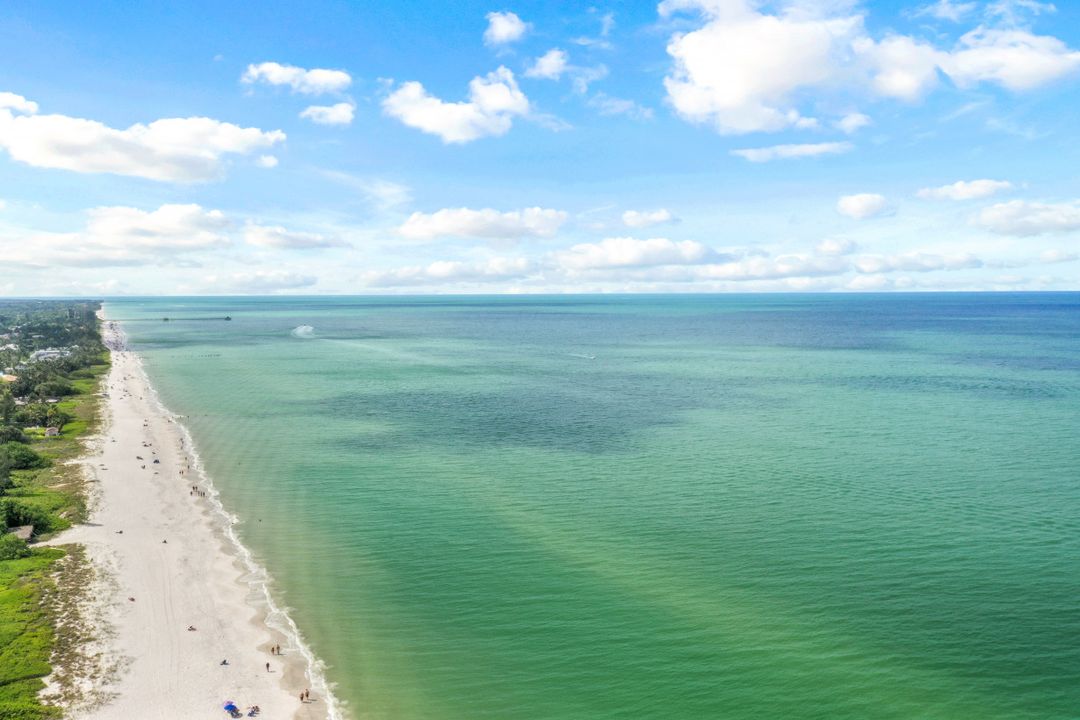 154 4th Ave N, Naples, FL 34102