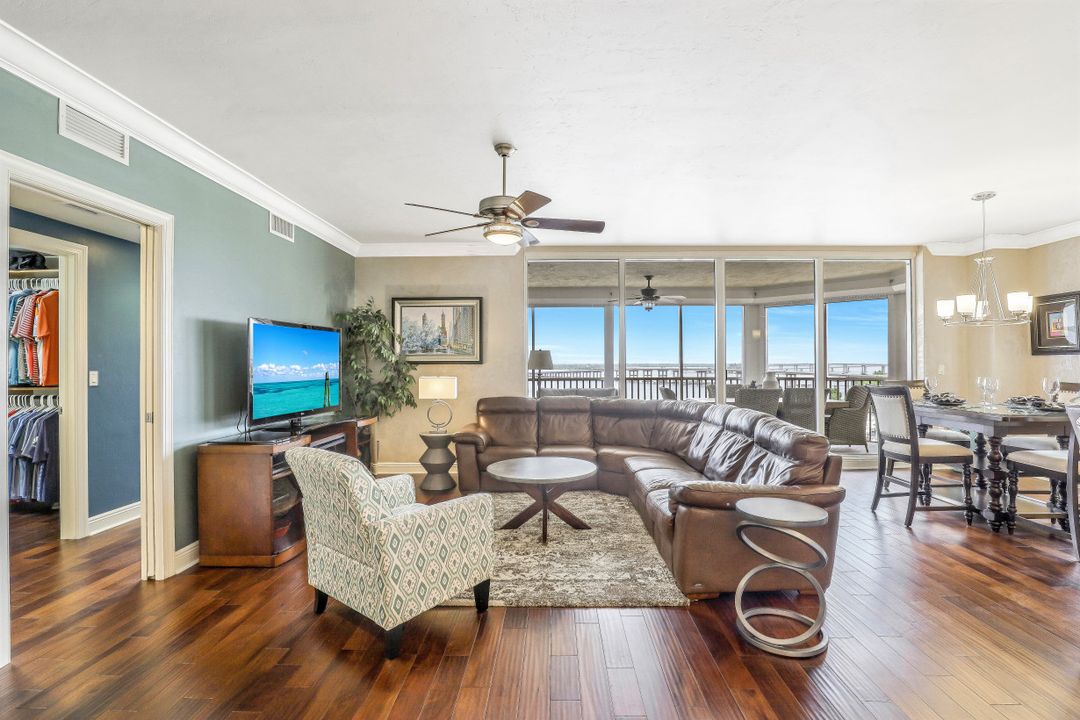 2090 W First St #808, Fort Myers, FL 33901