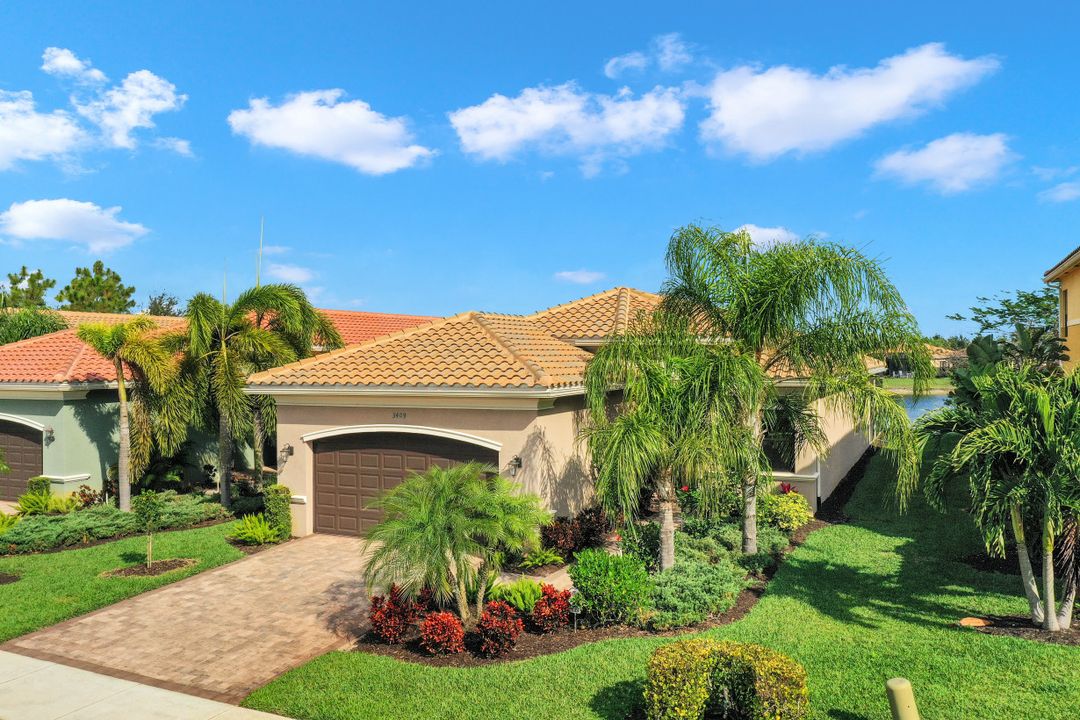 3409 Tigris Ln, Naples, FL 34119