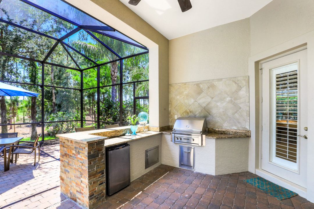 7413 Byrons Way, Naples, FL 34113