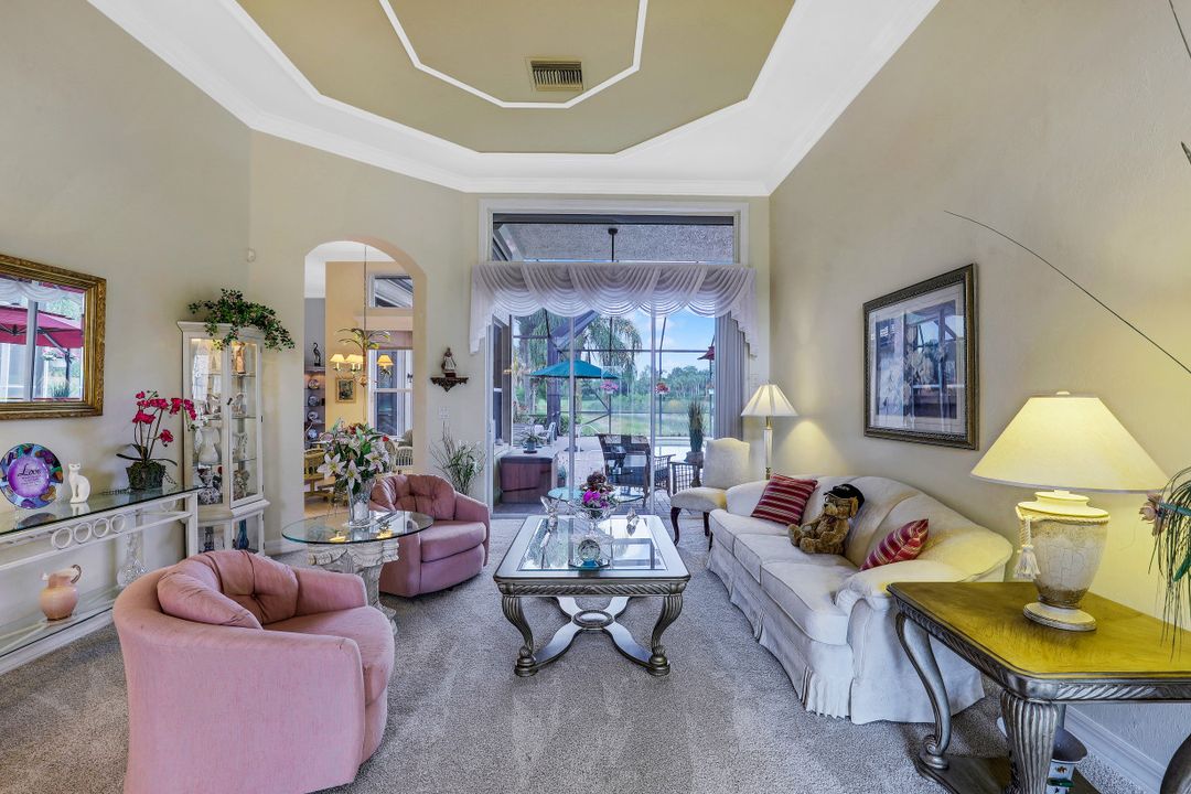 1427 King Sago Ct, Naples, FL 34119