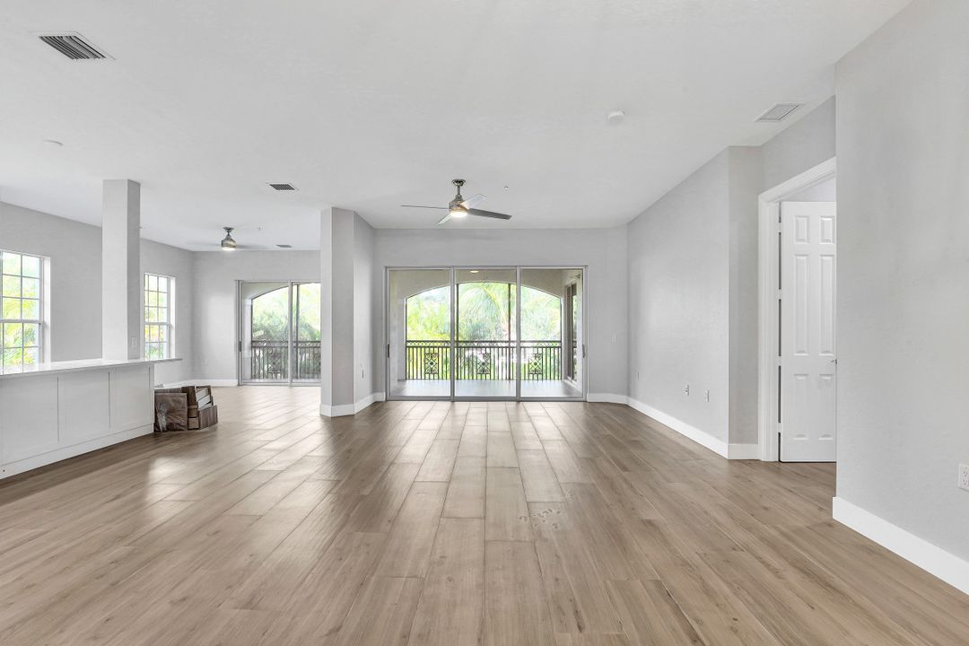 9053 Cascada Way #201, Naples, FL 34114
