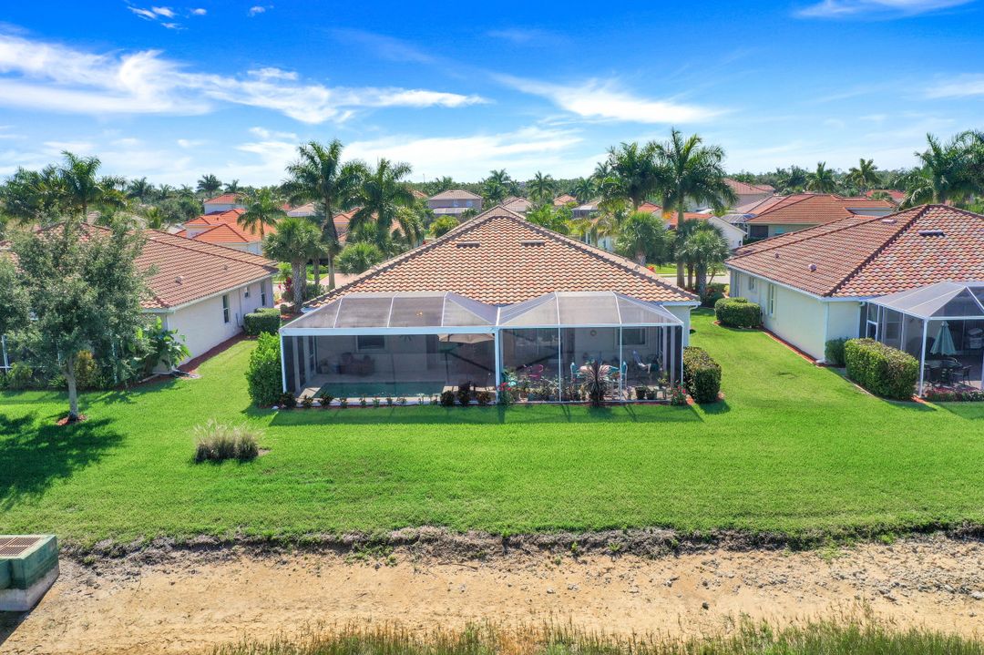 14528 Grapevine Dr, Naples, FL 34114