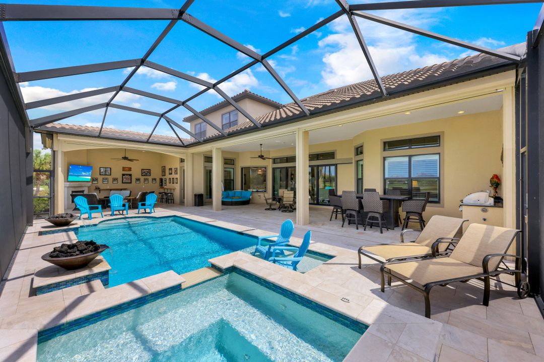 9004 Sorreno Ct, Naples, FL 34119