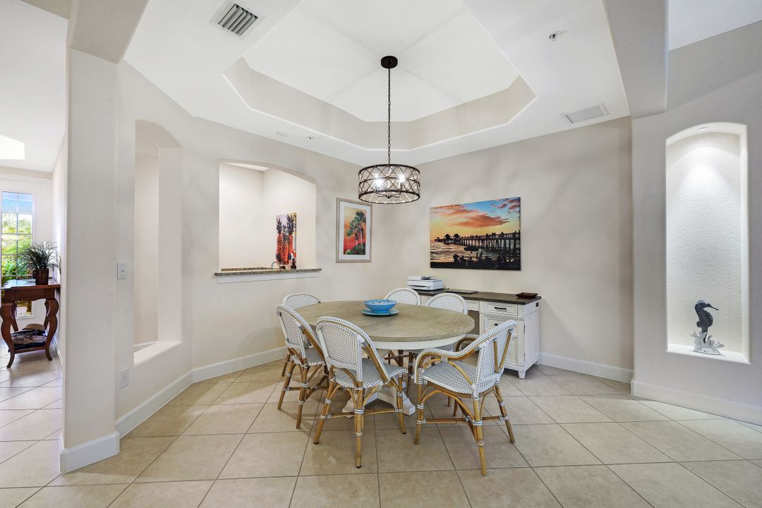 8080 Players Cove Dr Unit 102, Naples, FL 34113