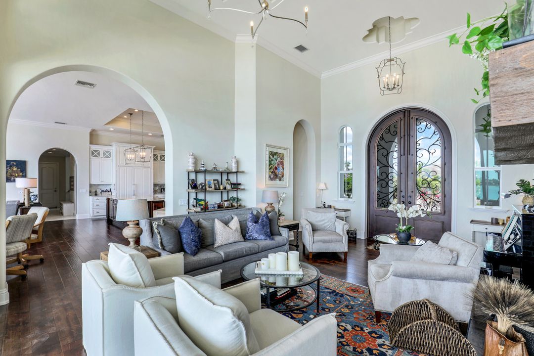 5930 Harborage Dr, Fort Myers, FL 33908