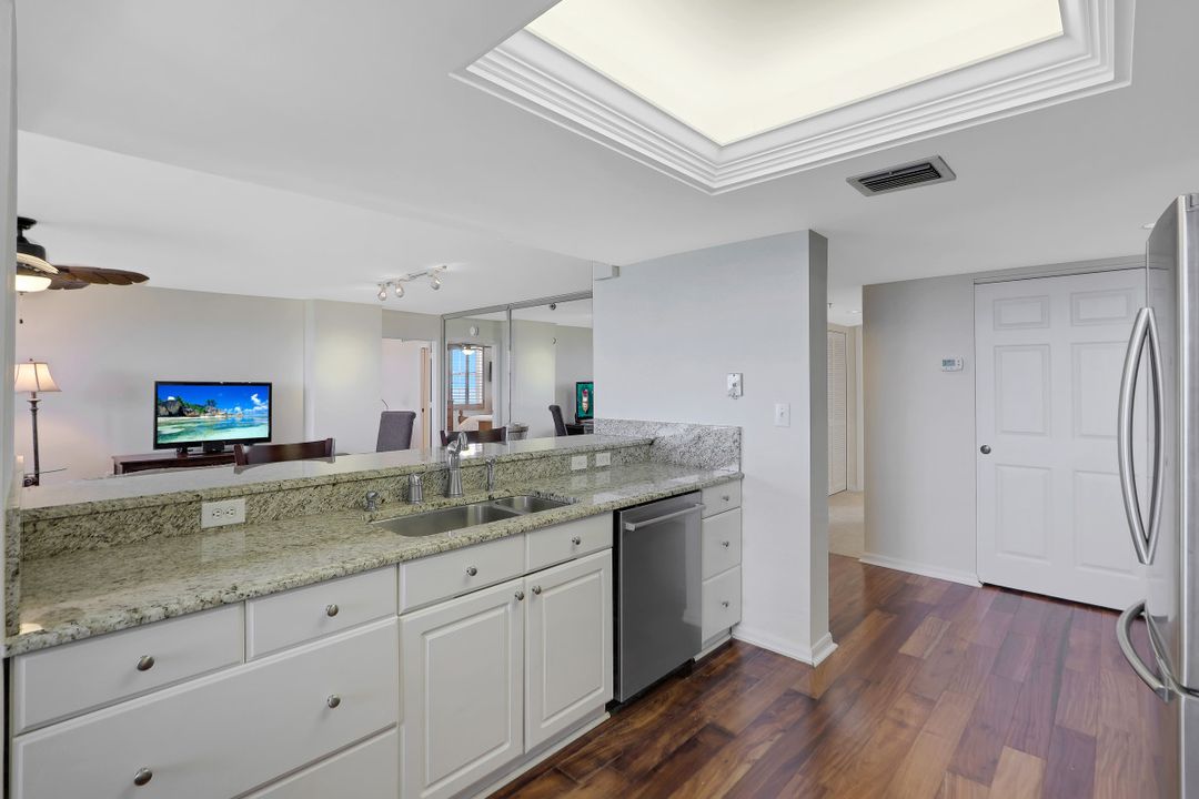 6585 Nicholas Blvd #1405, Naples, FL 34108