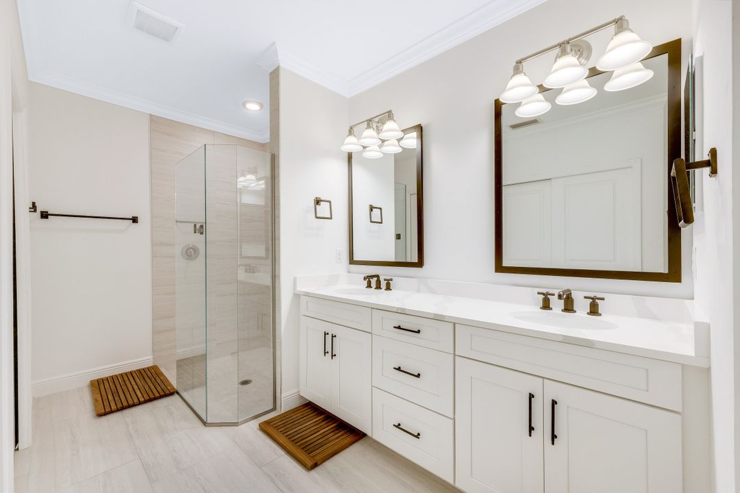 16348 Viansa Wy, Naples, FL 34110