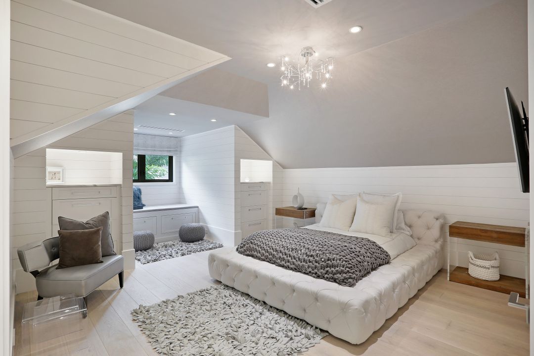 705 Myrtle Rd, Naples, FL 34108