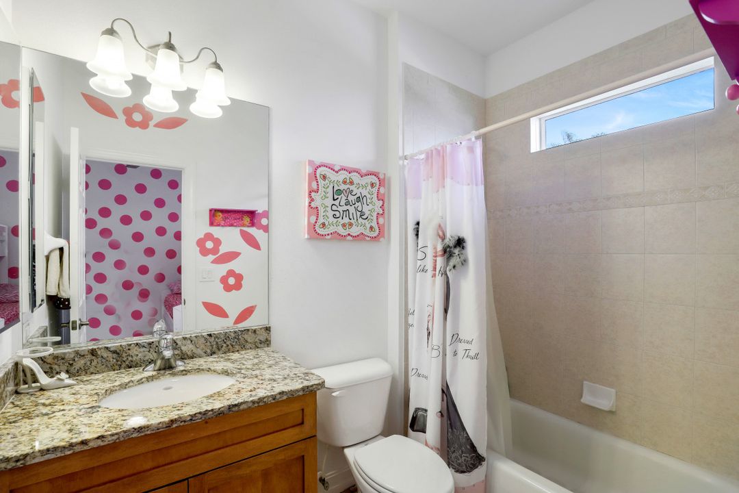 5267 Tiffany Ct, Cape Coral, FL 33904