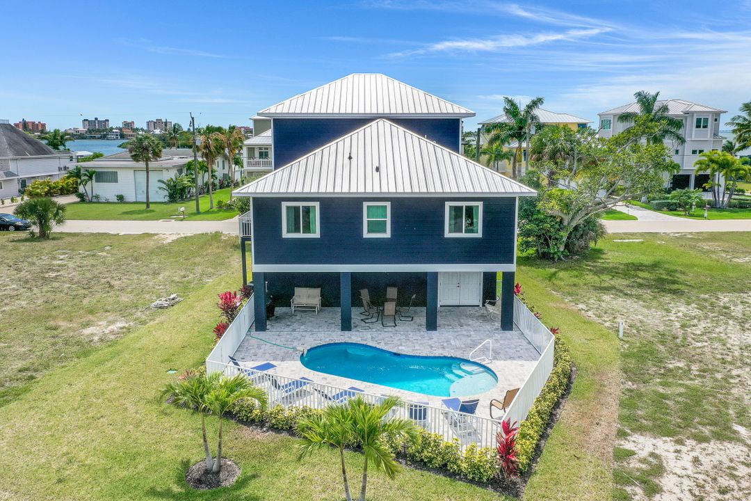 816 San Carlos Dr, Fort Myers Beach, FL 33931