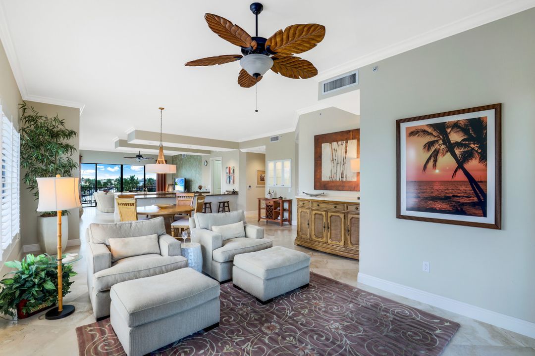 10620 Gulf Shore Dr #401, Naples, FL 34108