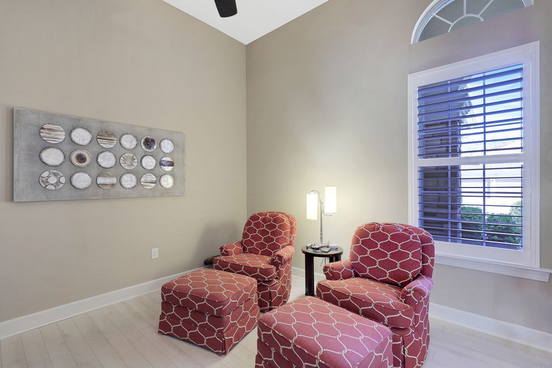 8961 Quarry Dr, Naples, FL 34120