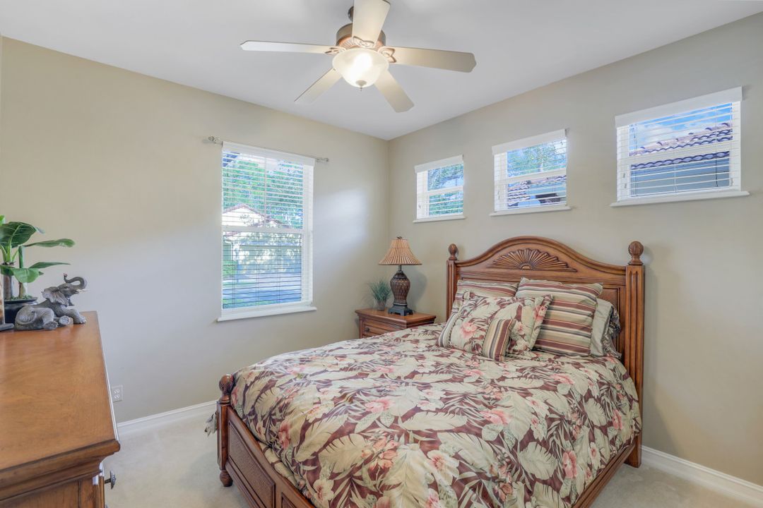 1916 Tarpon Bay Dr N, Naples, FL 34119