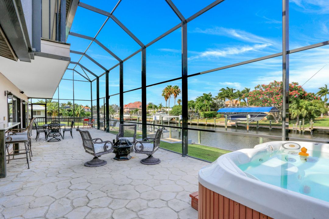 5811 SW 1st Pl, Cape Coral, FL 33914