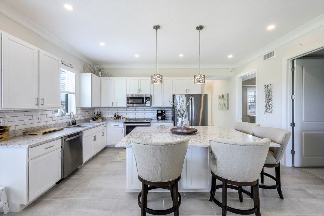 164 Indies Dr East #106, Naples, FL