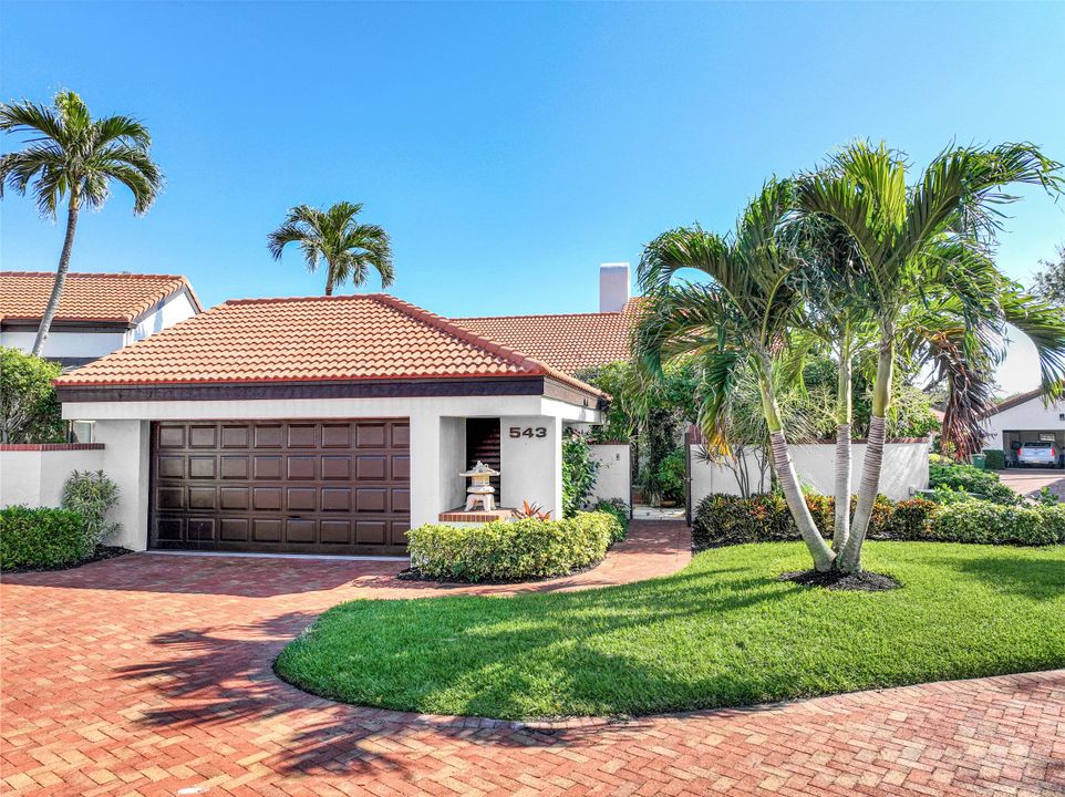 543 Bay Villas Ln, Naples, FL 34108