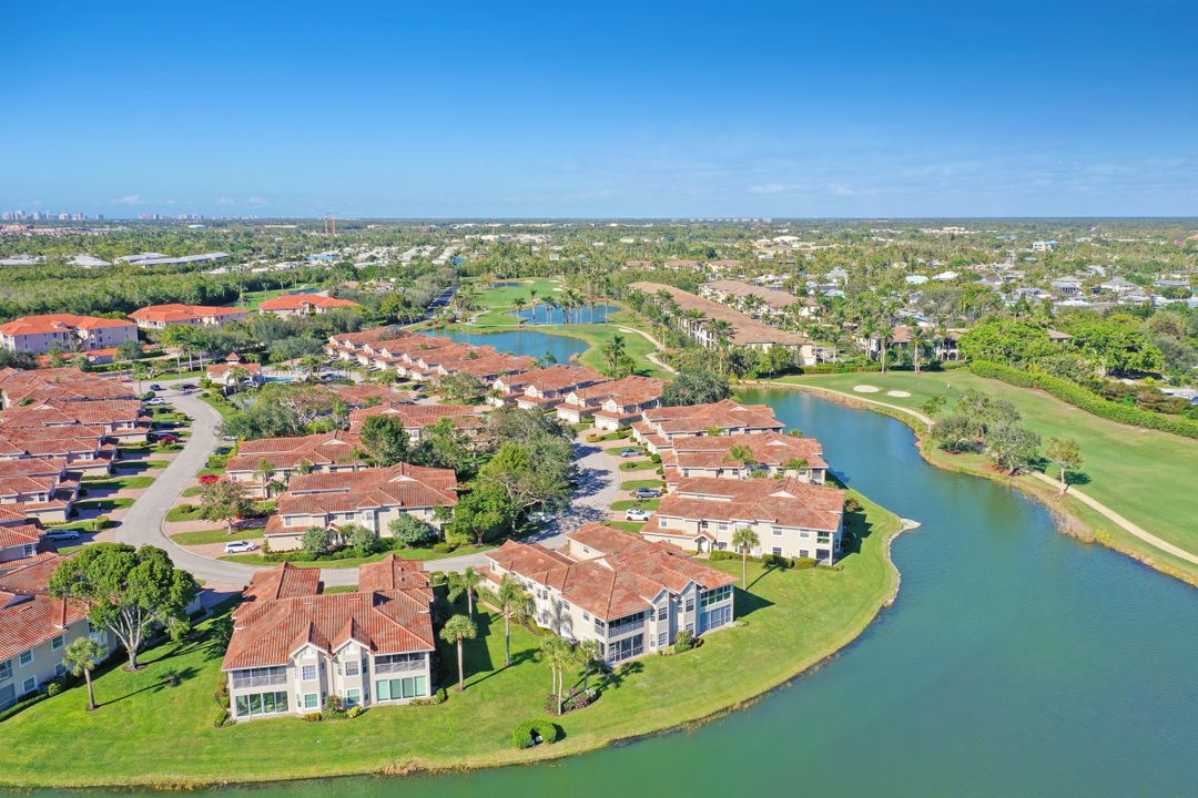 3552 Windjammer Cir #902, Naples, FL 34112