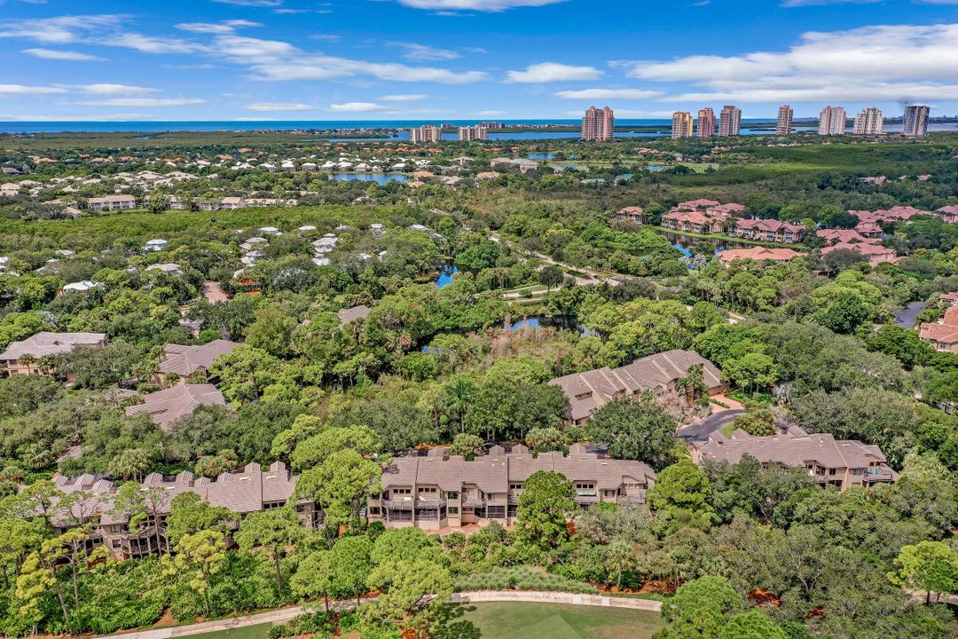 27119 Oakwood Lake Dr, Bonita Springs, FL 34134