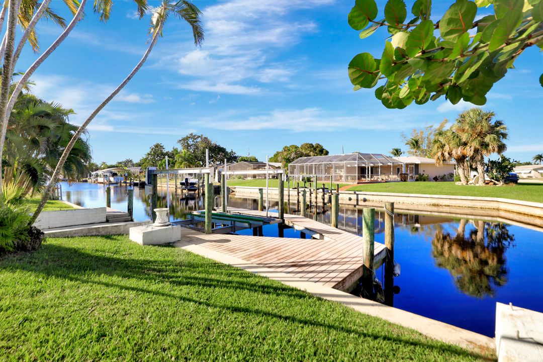 5310 Bayshore Ave, Cape Coral, FL 33904