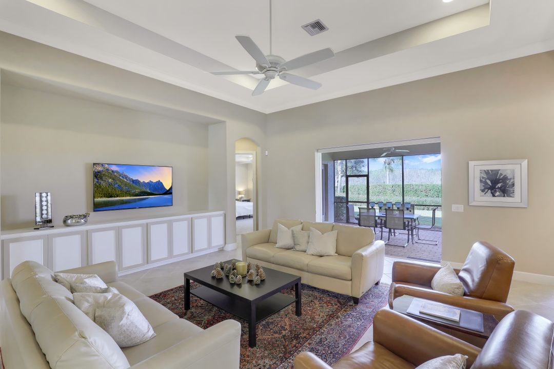 9319 Fieldstone Ln, Naples, FL 34120