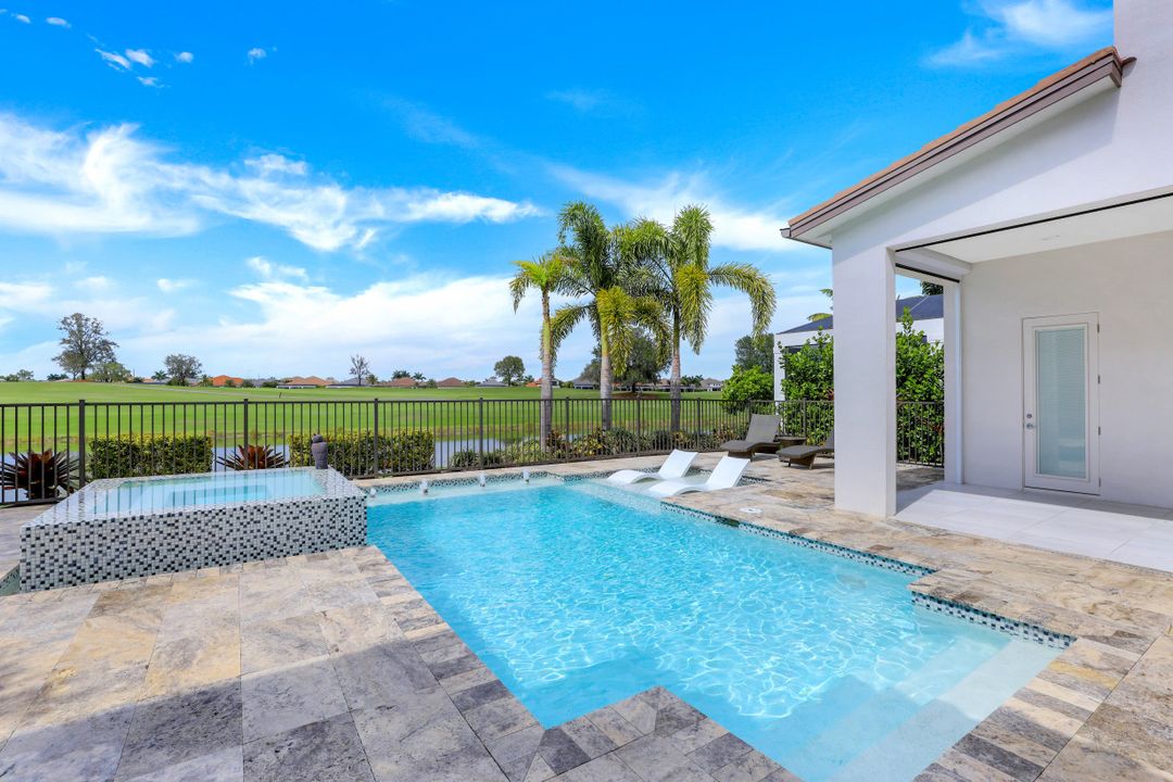 16373 Corsica Way, Naples, FL 34110