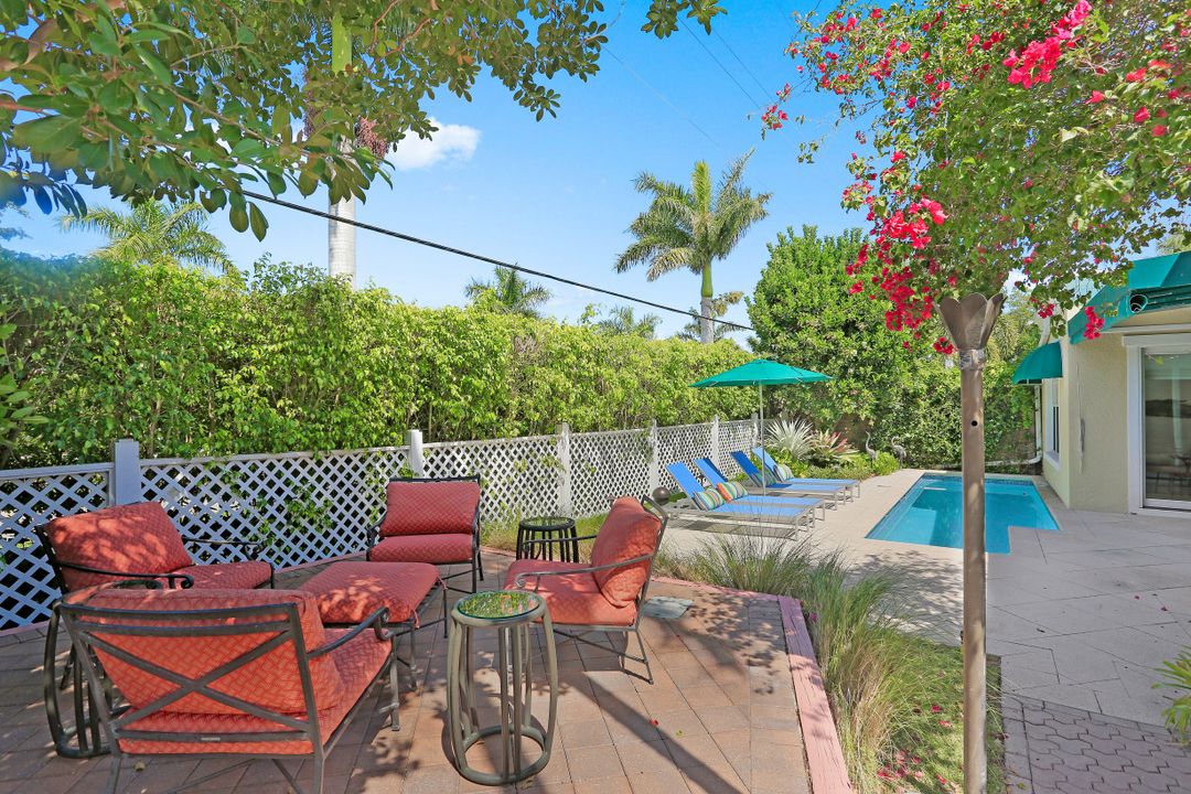 3725 Rachel Ln, Naples, FL 34103