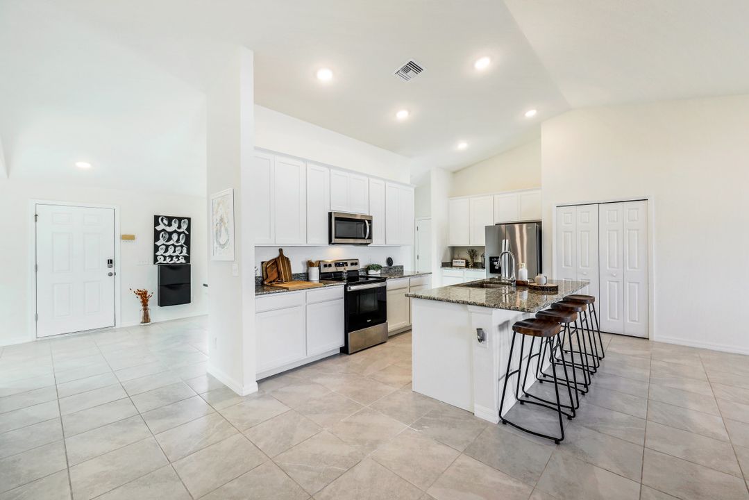 117 NW 27th Pl, Cape Coral, FL 33993