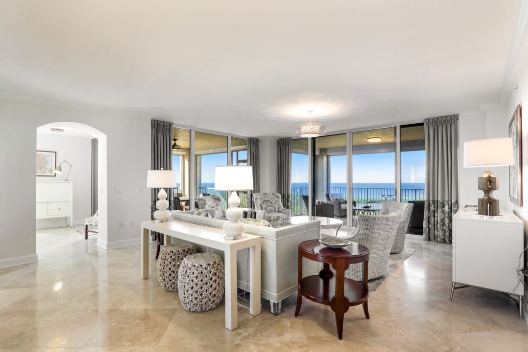 6597 Nicholas Blvd #1501, Naples, FL 34108