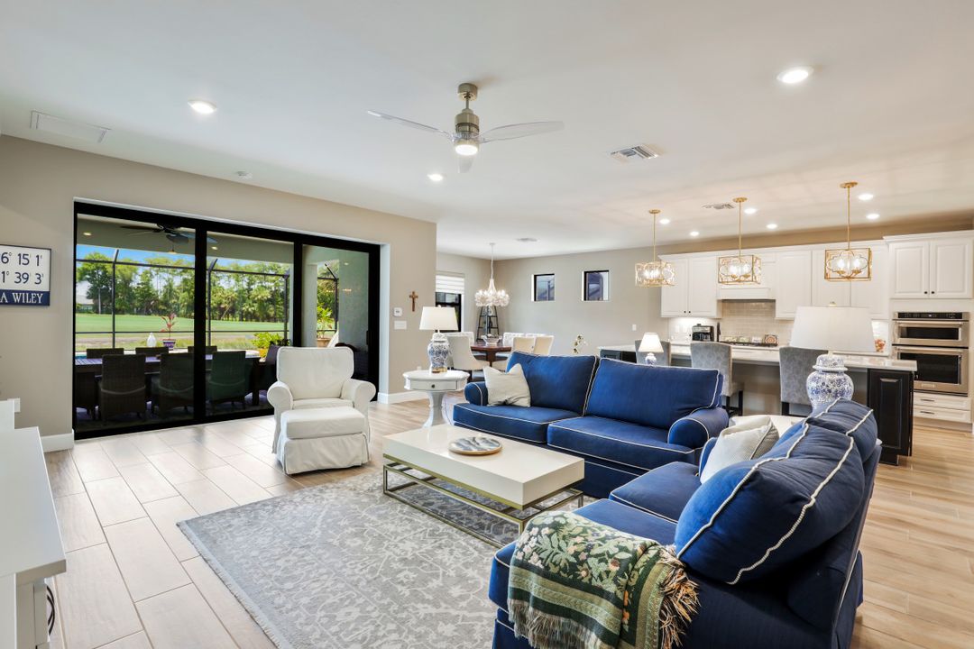 9373 Surfbird Ct, Naples, FL 34120