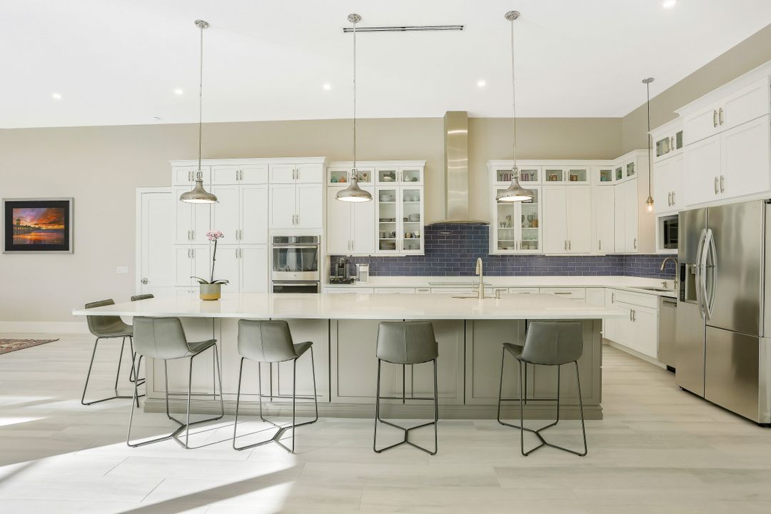 3371 Creekview Dr, Bonita Springs, FL 34134