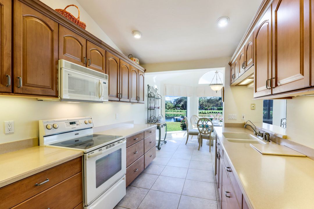 13331 Bridgeford Ave, Bonita Springs, FL 34135