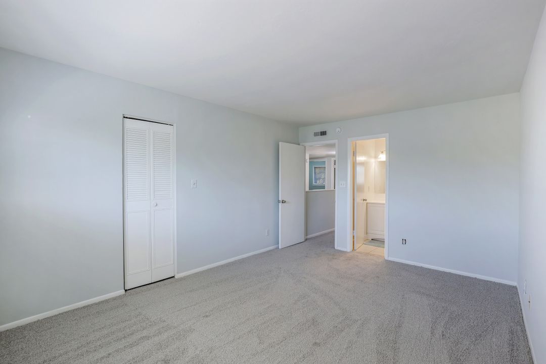 5860 Whiting Ct, Fort Myers, FL 33919