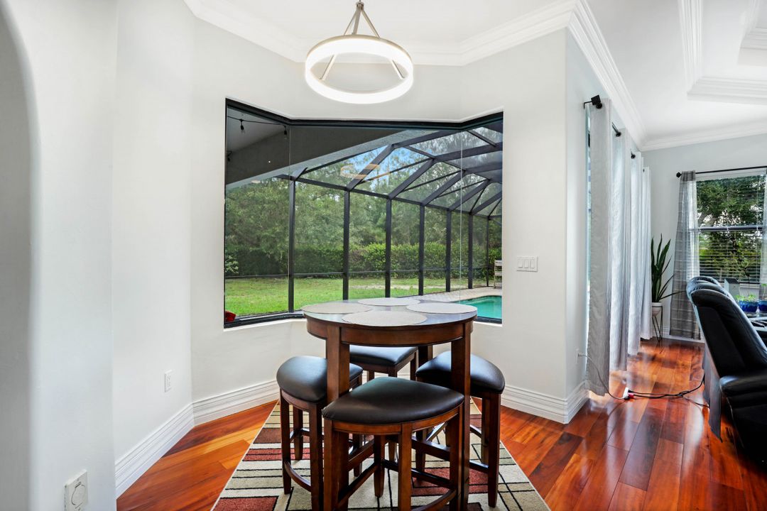 1434 Serrano Cir, Naples, FL 34105