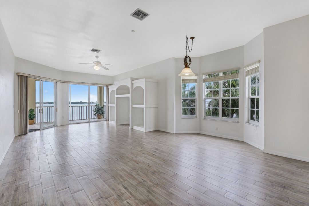 4235 SE 20th Pl #B305, Cape Coral, FL 33904