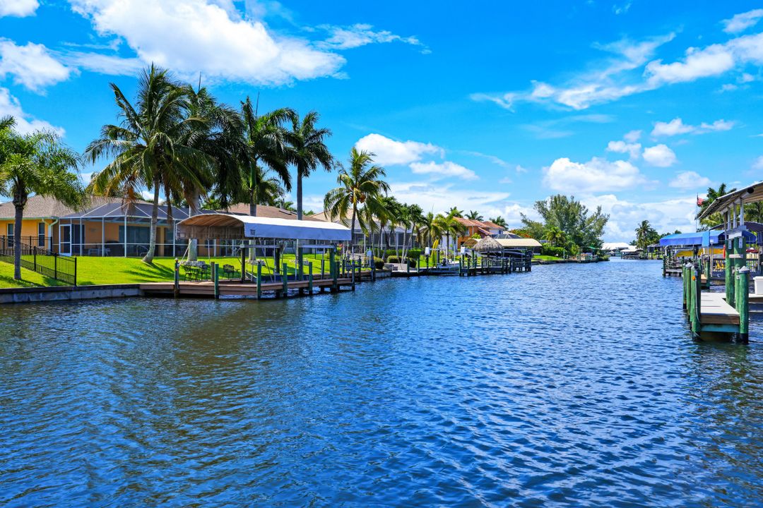 5334 SW 22nd Pl, Cape Coral, FL 33914